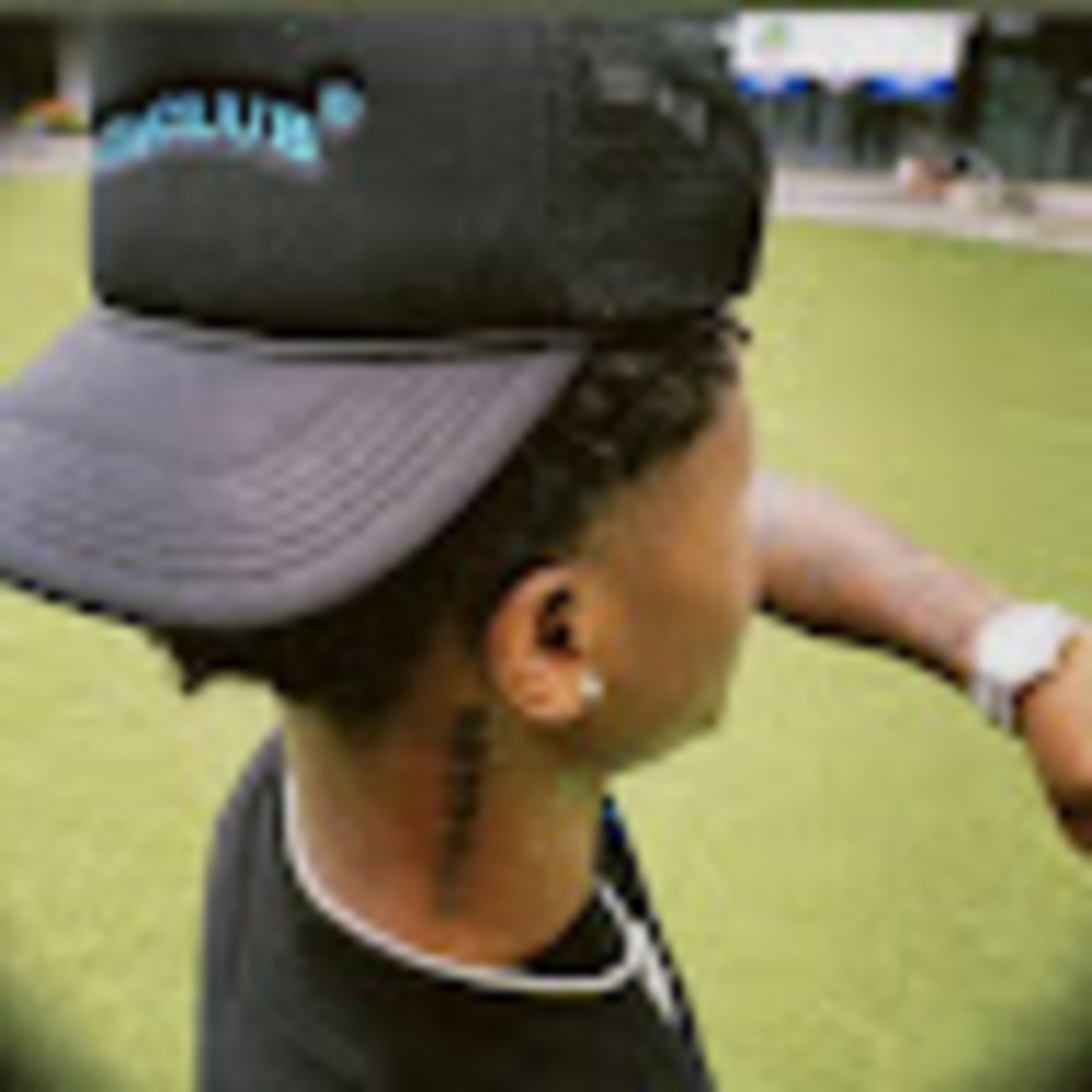 Meet your Posher, Dee